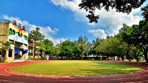 高雄市小港區青山國民小學