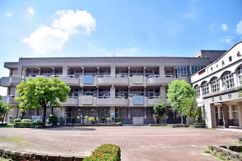 臺南市關廟區深坑國民小學