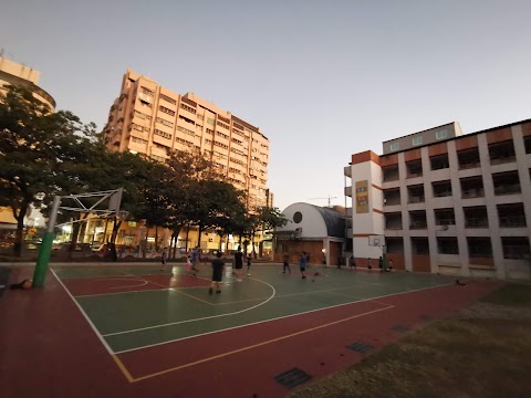 高雄市鳳山區鎮北國民小學