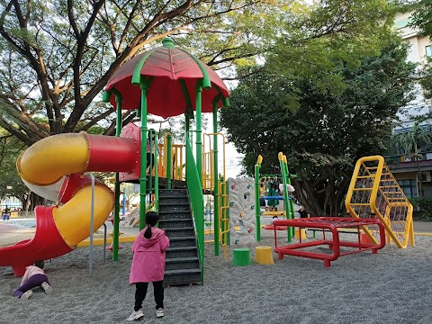 高雄市路竹區蔡文國民小學