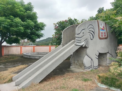 臺中市外埔區鐵山國民小學