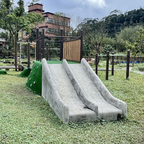 瑪陵國小