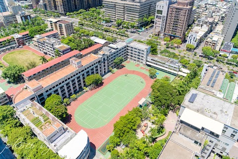 高雄市苓雅區四維國民小學