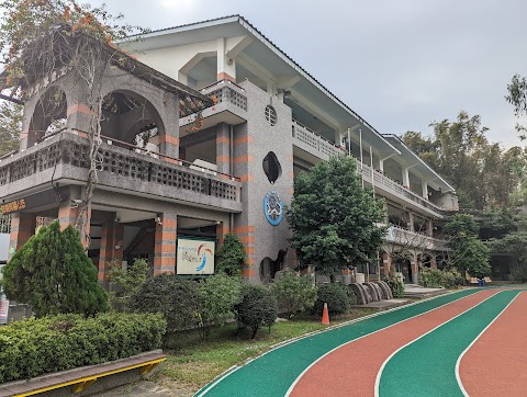 高雄市大樹區龍目國民小學