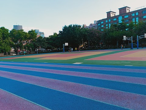 新北市板橋區沙崙國民小學