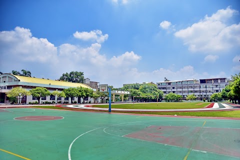 臺南市永康區龍潭國民小學