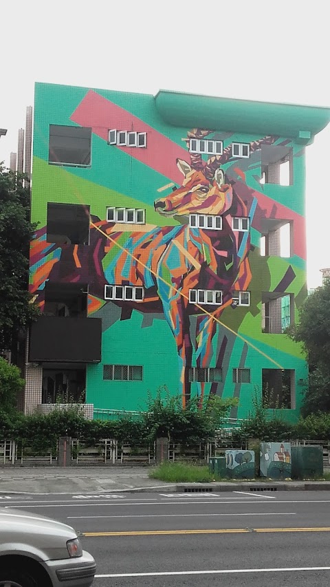 高雄市苓雅區成功國民小學