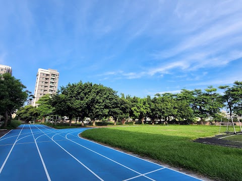 苗栗縣頭份市蟠桃國民小學